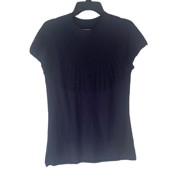 T Tahari Size XL Navy Blue Knit Wool Blend Top - Picture 1 of 8